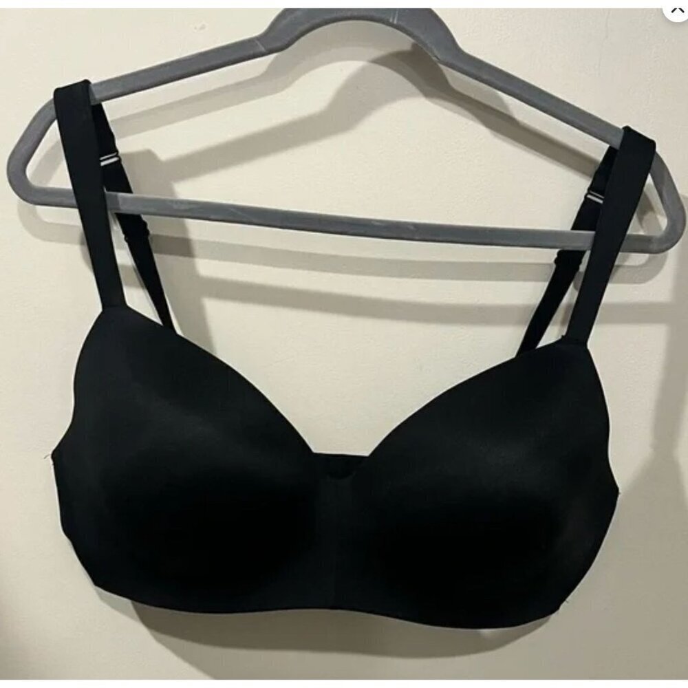 Cacique Black No wire Bra 38DD Adjustable Straps Padded Supportive Design Womens